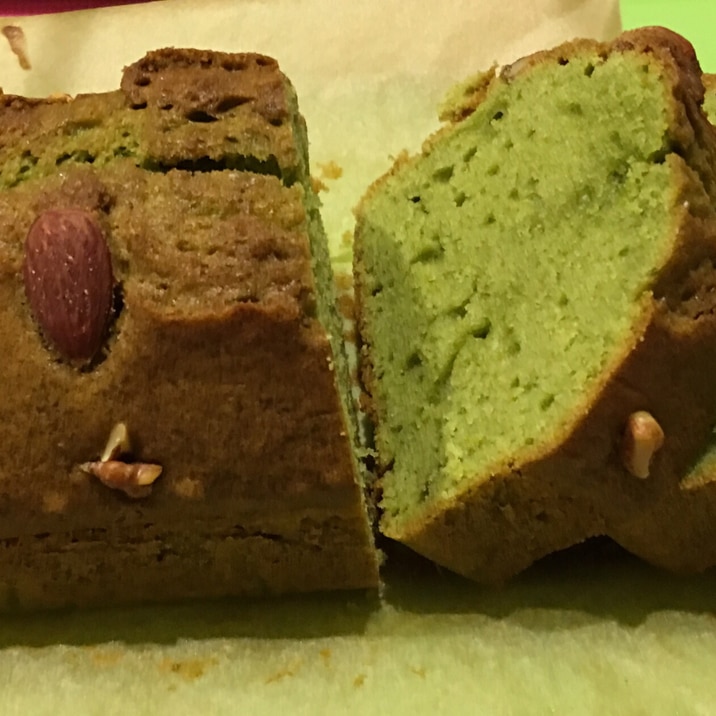 簡単♪ナッツと抹茶のしっとりパウンドケーキ